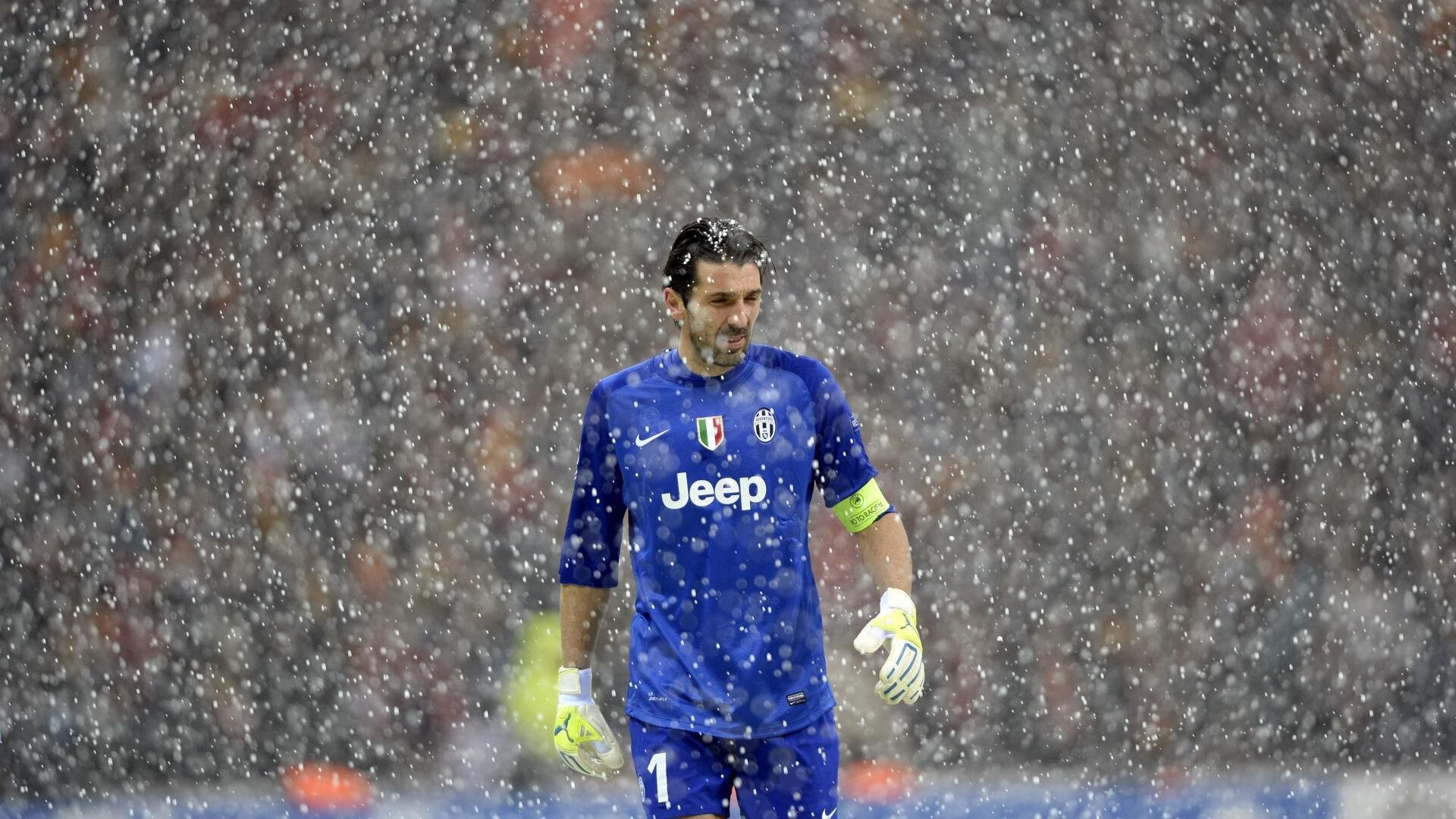 _精彩战术分析：教练专家深度解读比赛细节_，战术讲解示范